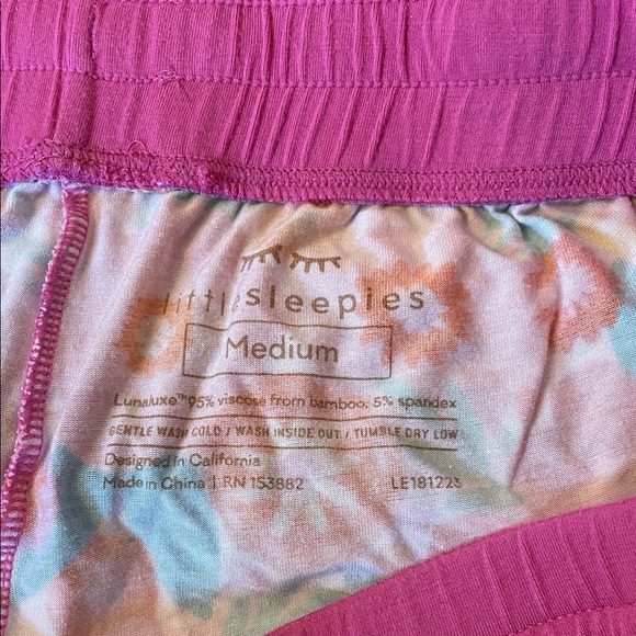 Little sleepies Bamboo floral short sleeve shorts S/M pajama set - Picture 2 of 3